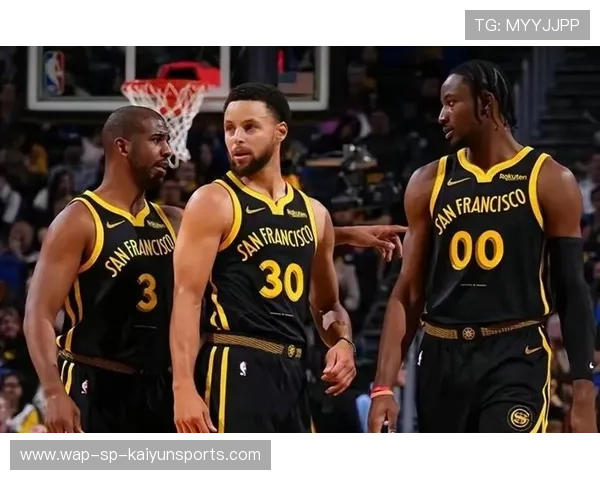 _勇士队外线手感火热，点燃赛场_，勇士的队