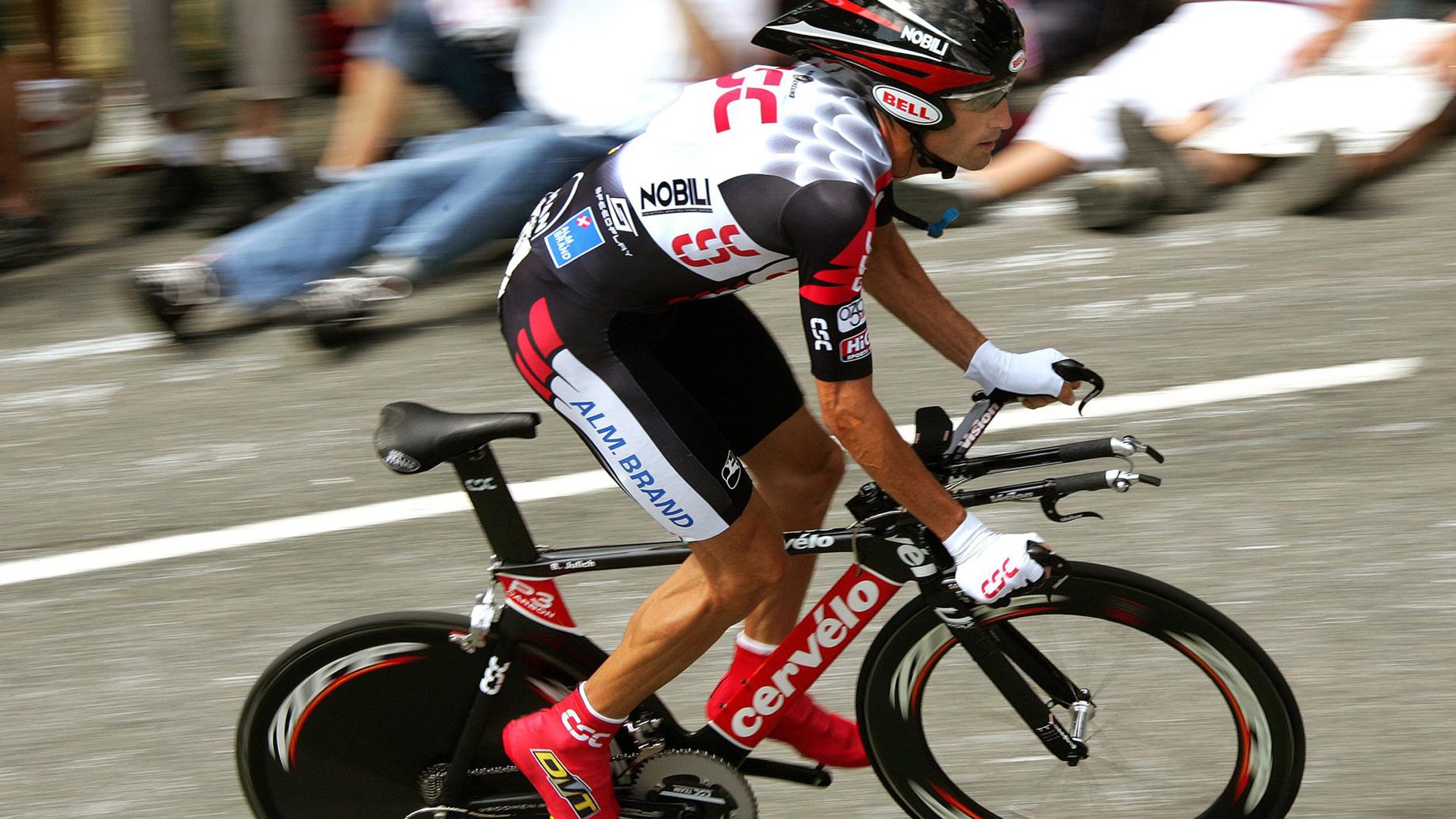 乔治成为快船更衣室领袖角色明确,乔治快船球衣图片